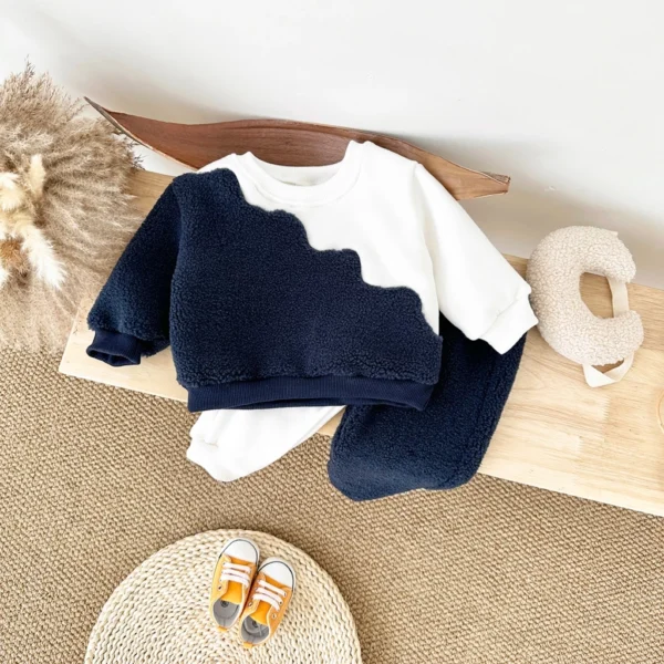 Wave Trim Cozy Set