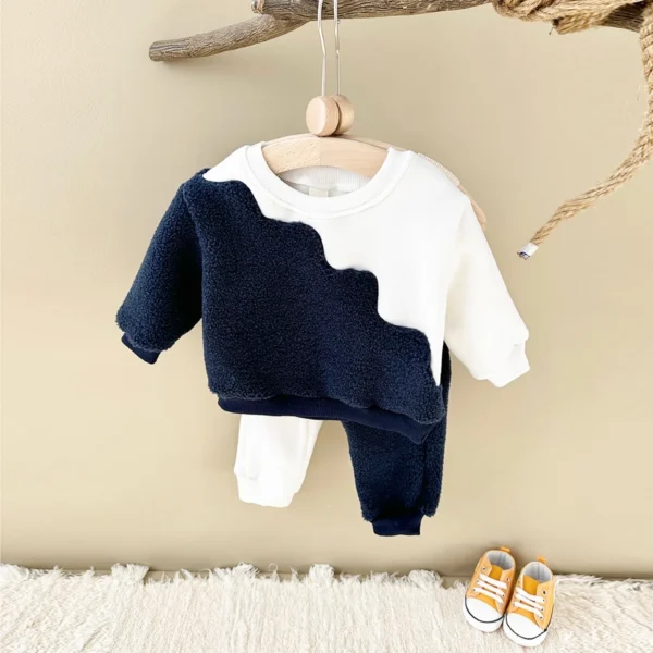 Wave Trim Cozy Set